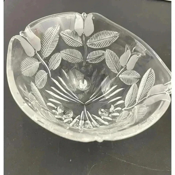 VTG Clear Crystal Glass Footed Candy Dish with Lid Etched Tulip Pattern - Picture 3 of 16